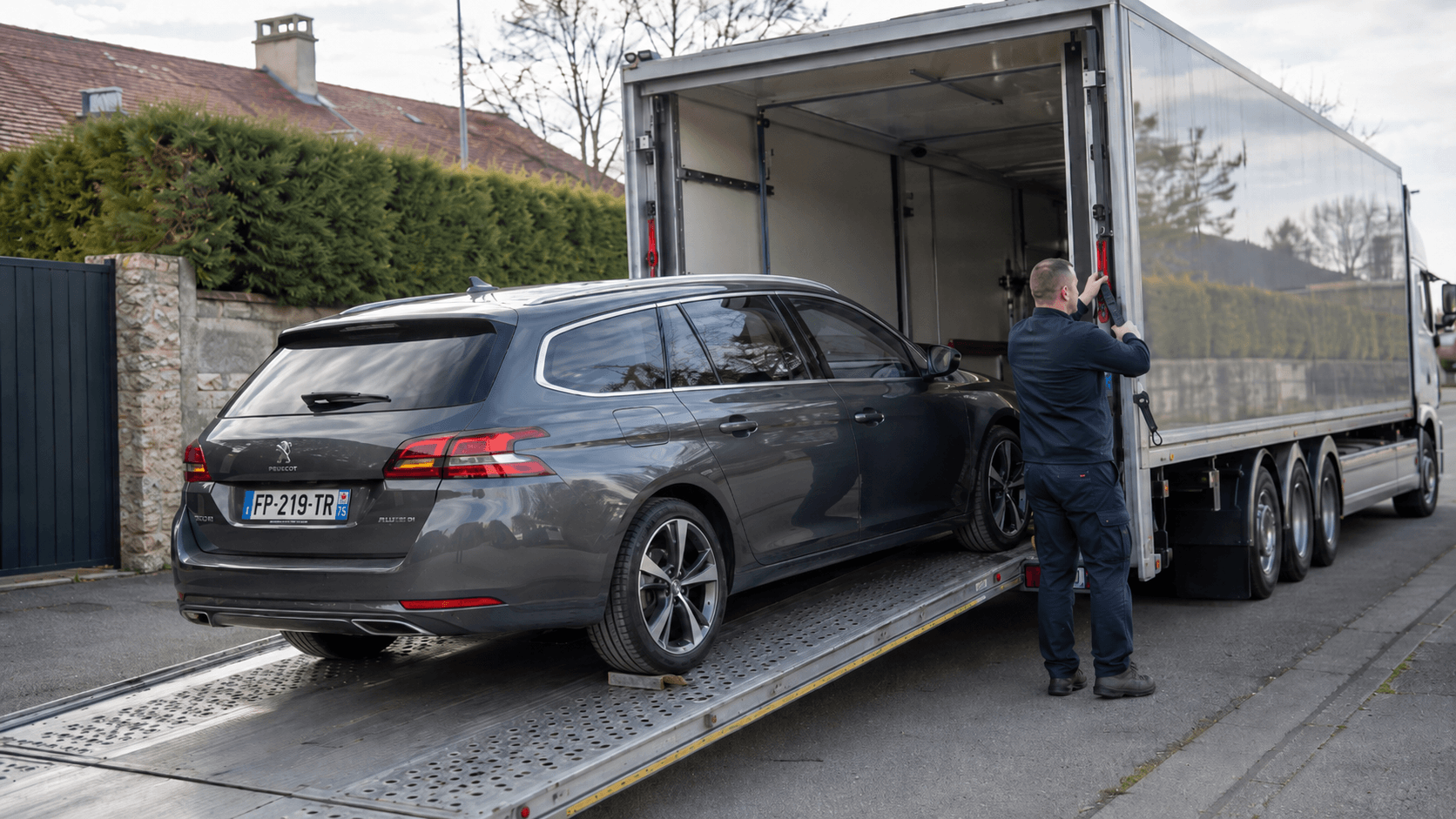 Transporter sa voiture en France : quelles solutions choisir ?